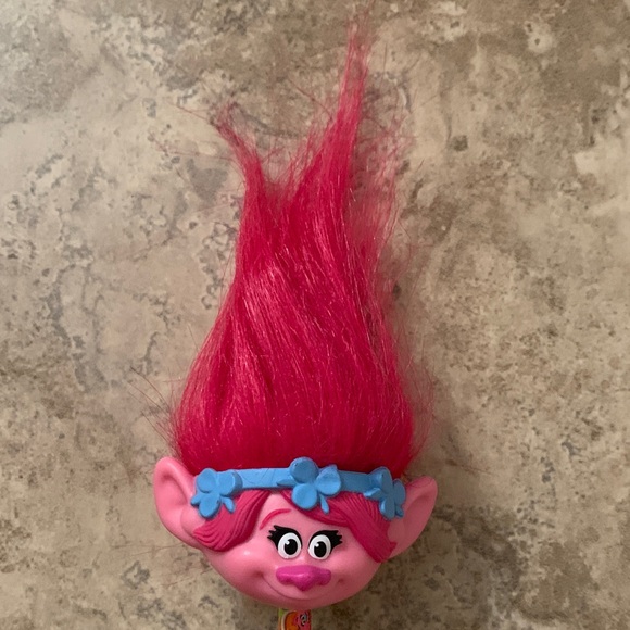 Trolls Poppy Pencil Topper with Bright Pink Hair Mc Donald’s 2016 - Picture 3 of 7